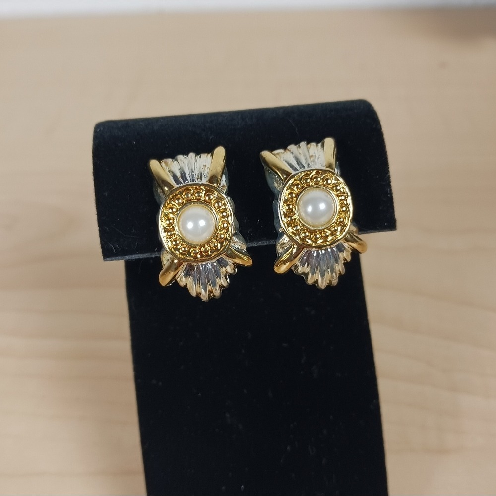 Jordache Clip On Earrings Womens Gold Silver Two Tone Faux Pearl Vintage 80s MCM